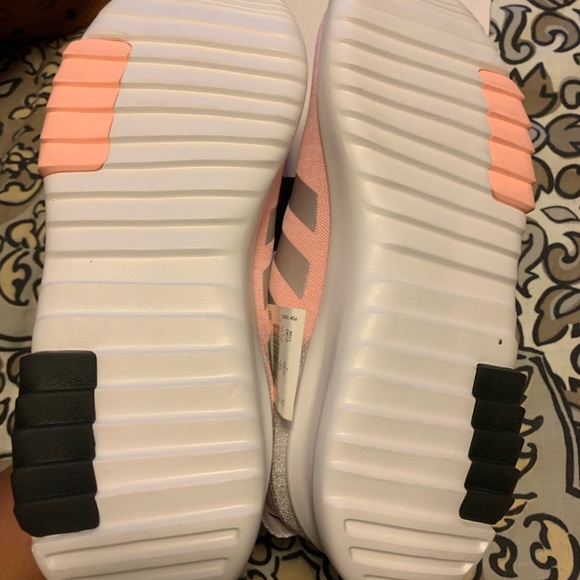 ADIDAS! - Picture 5 of 6